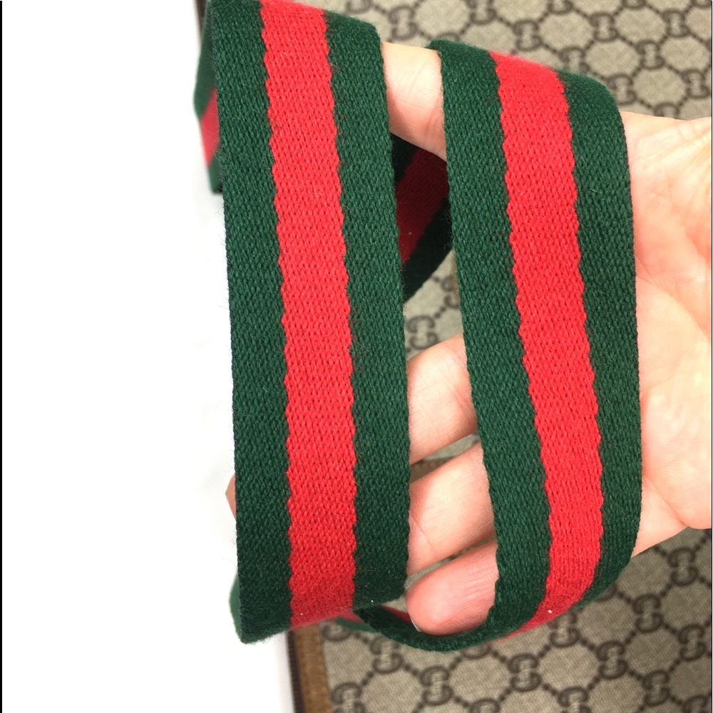 Authentic Gucci brown monogram tote bag.  Price is not negotiable - Picture 12 of 16